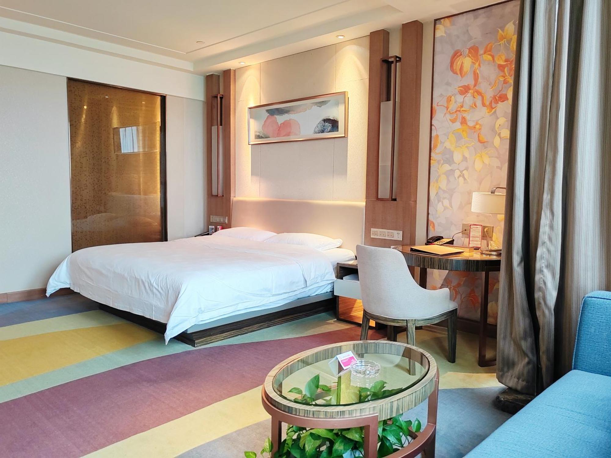 Ramada Heze Hotell Exteriör bild