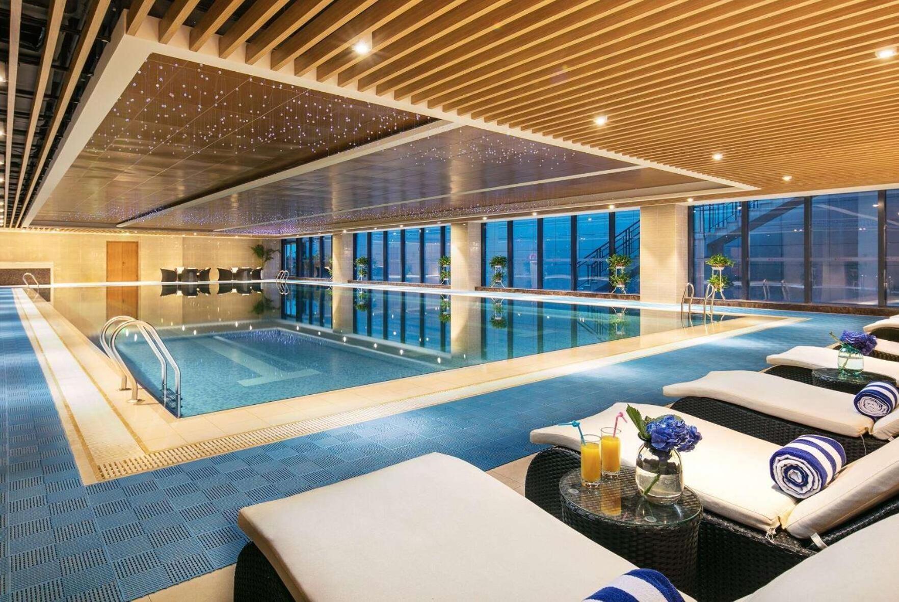 Ramada Heze Hotell Exteriör bild