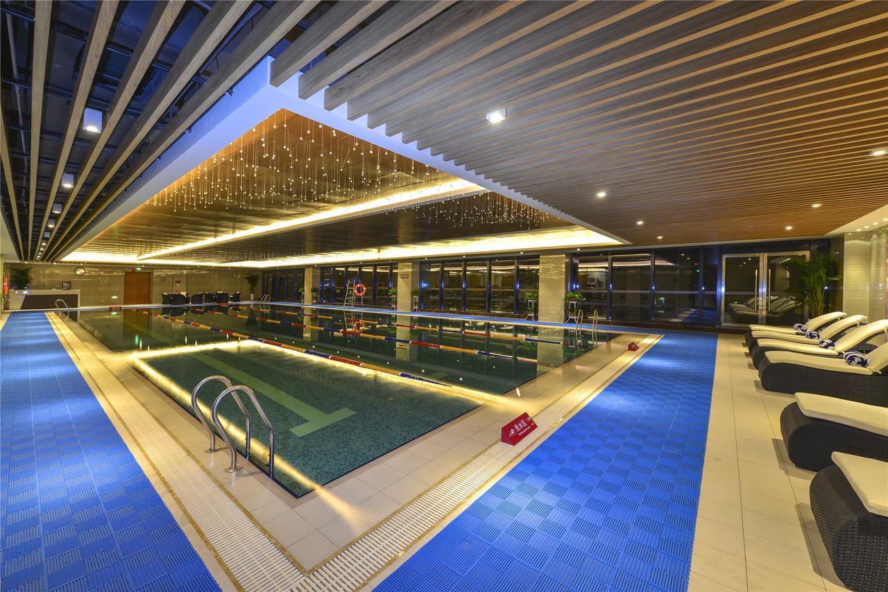 Ramada Heze Hotell Exteriör bild